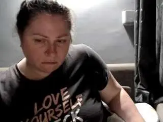 Candycream17  live sex cam