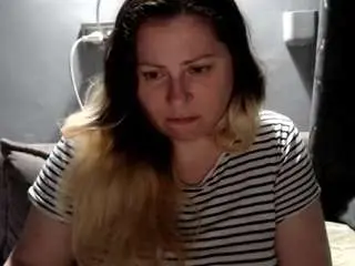 Candycream17  live sex cam