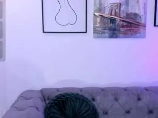 Zharaa-fox  live sex cam