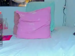 Reinahorny2024  live sex cam