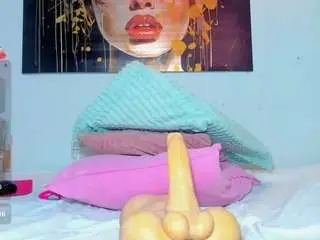 Reinahorny2024  live sex cam