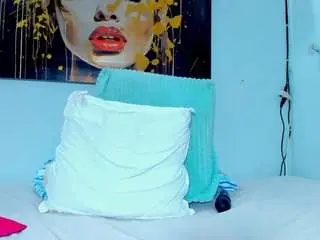 Reinahorny2024  live sex cam