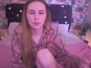 Divinejaass  live sex cam