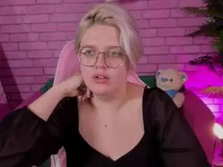 Monicasweetie  live sex cam