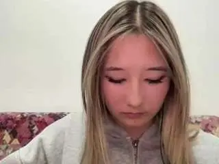 Ulrikelagrange  live sex cam