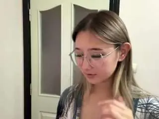 Ulrikelagrange  live sex cam