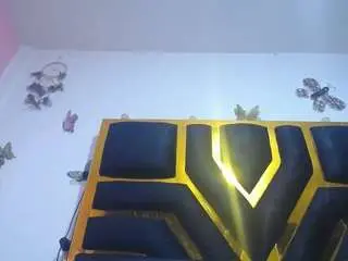 Yaya-21  live sex cam