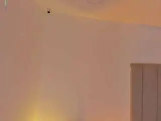 Luisah-at-home  live sex cam