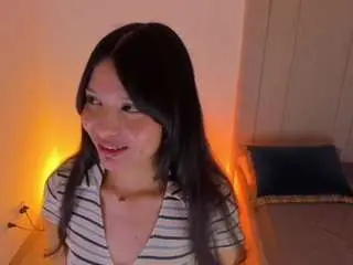 Luisah-at-home  live sex cam