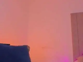 Luisah-at-home  live sex cam