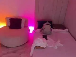 Luisah-at-home  live sex cam