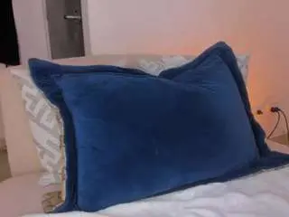 Luisah-at-home  live sex cam