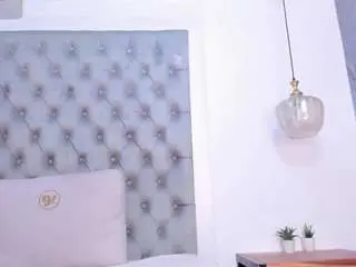 Coonie-paige  live sex cam