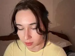 Maiahargrove  live sex cam