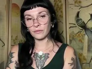 Marcelinegoddess  live sex cam