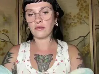 Marcelinegoddess  live sex cam