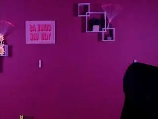 Mia-starrr  live sex cam