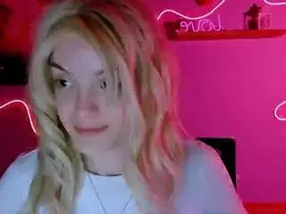 Mia-starrr  live sex cam