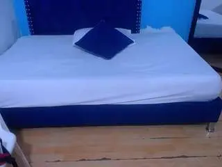 Kinky-redhead18  live sex cam