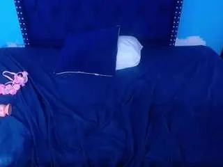 Kinky-redhead18  live sex cam