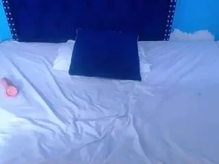 Kinky-redhead18  live sex cam