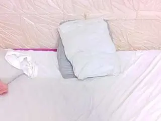 Kinky-redhead18  live sex cam