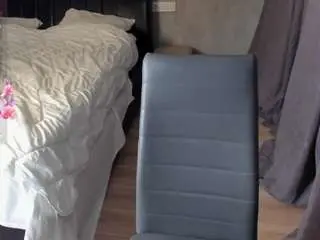 Karinisse  live sex cam