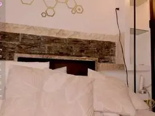 Miichell-colins  live sex cam