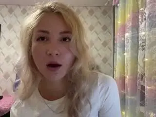 Yesseniamcdill  live sex cam