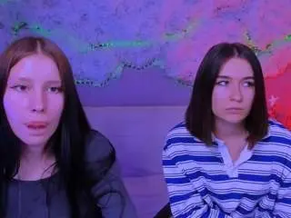 Violettruee  live sex cam