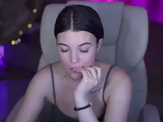 Yourlolabunny  live sex cam