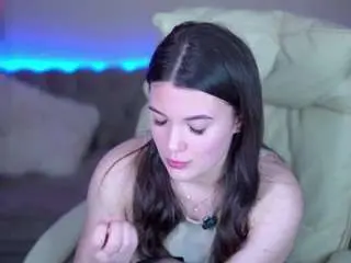 Yourlolabunny  live sex cam