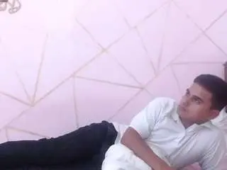 Emily-charly  live sex cam