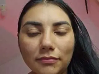 Kerry-90  live sex cam