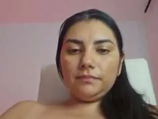 Kerry-90  live sex cam