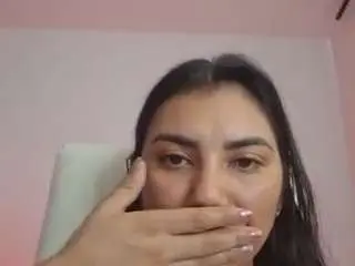 Kerry-90  live sex cam