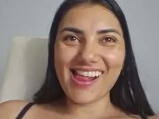 Kerry-90  live sex cam