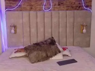 Lil-moon  live sex cam