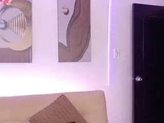 Lil-moon  live sex cam