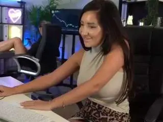 Babesgoeswild  live sex cam