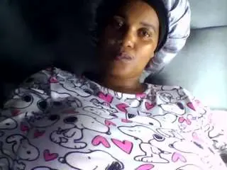 Bubbly-intercape  live sex cam