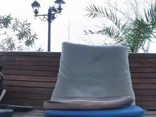 Mellysquirtybiglabia  live sex cam