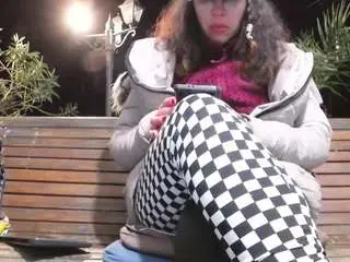 Mellysquirtybiglabia  live sex cam