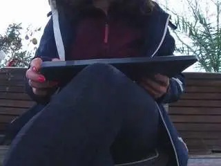 Mellysquirtybiglabia  live sex cam