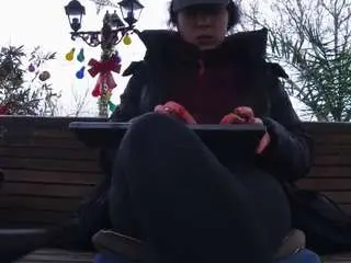 Mellysquirtybiglabia  live sex cam