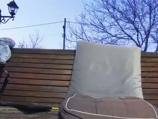 Mellysquirtybiglabia  live sex cam