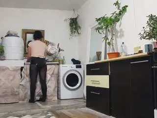 Mellysquirtybiglabia  live sex cam