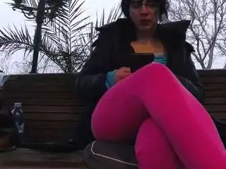 Mellysquirtybiglabia  live sex cam