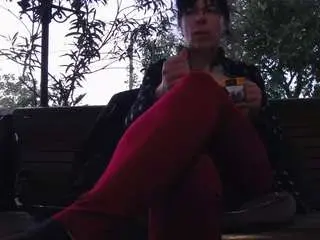 Mellysquirtybiglabia  live sex cam