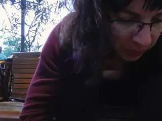 Mellysquirtybiglabia  live sex cam